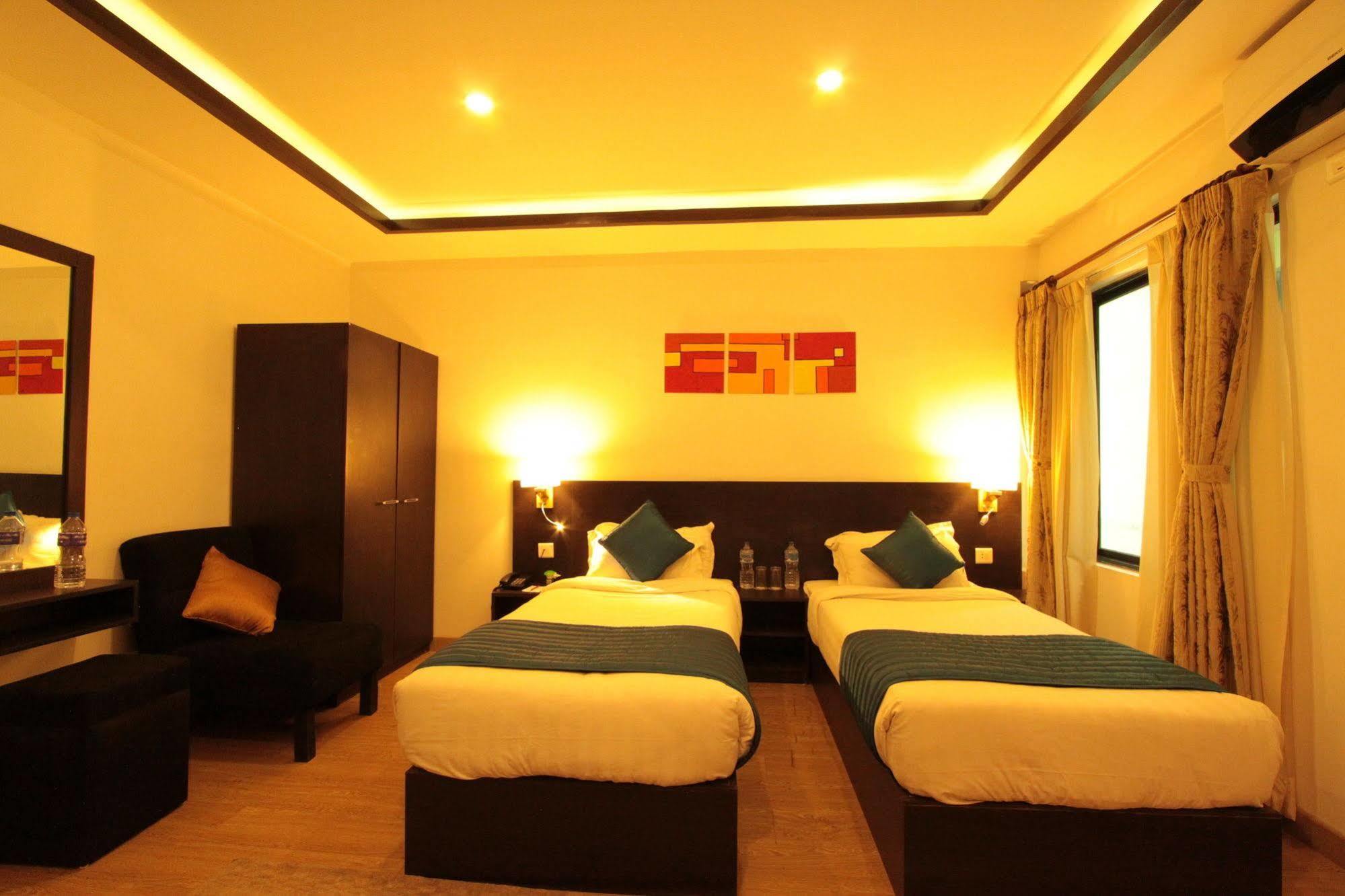 Gaju Suite Hotel Katmandou Extérieur photo