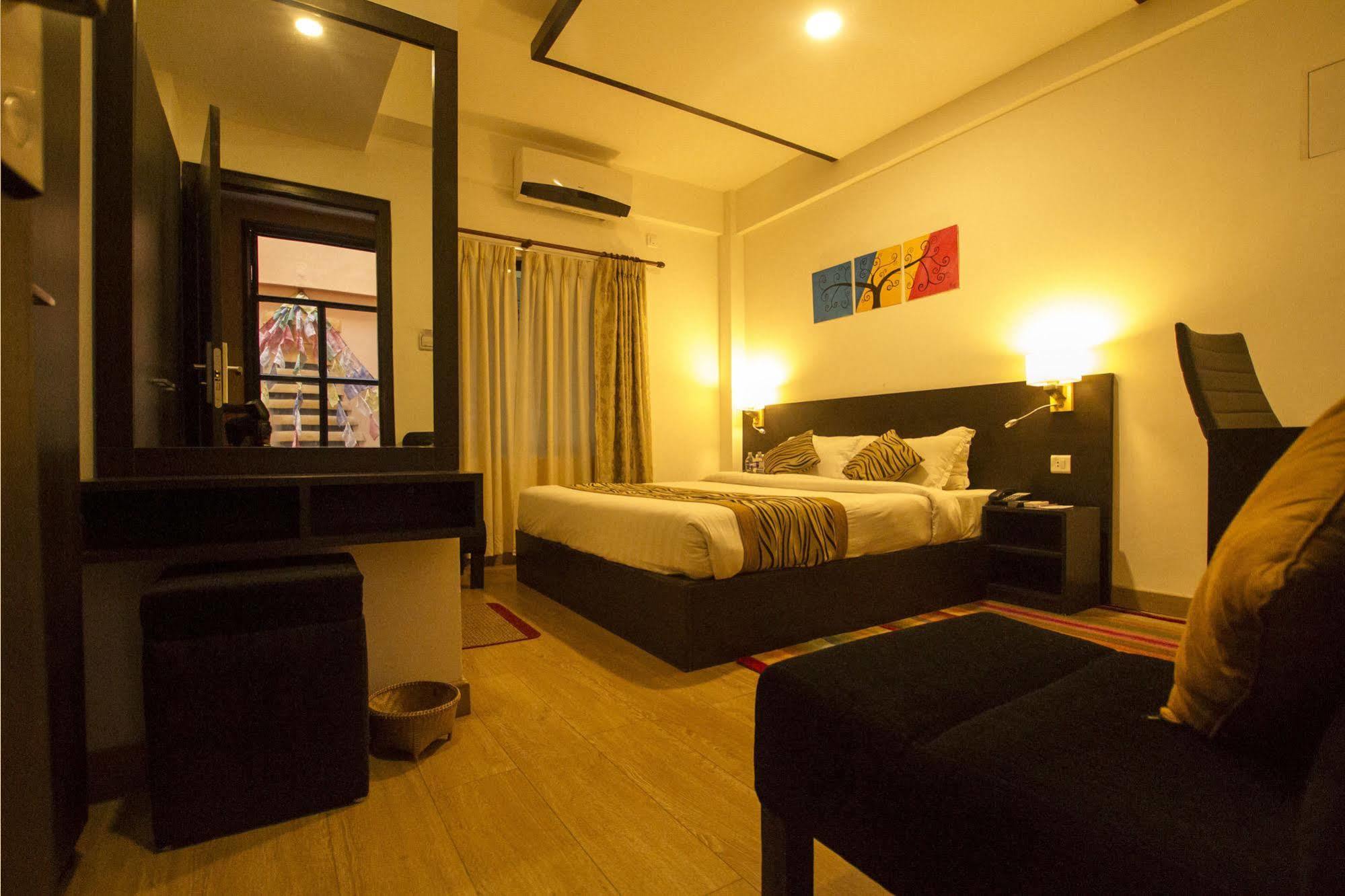Gaju Suite Hotel Katmandou Extérieur photo