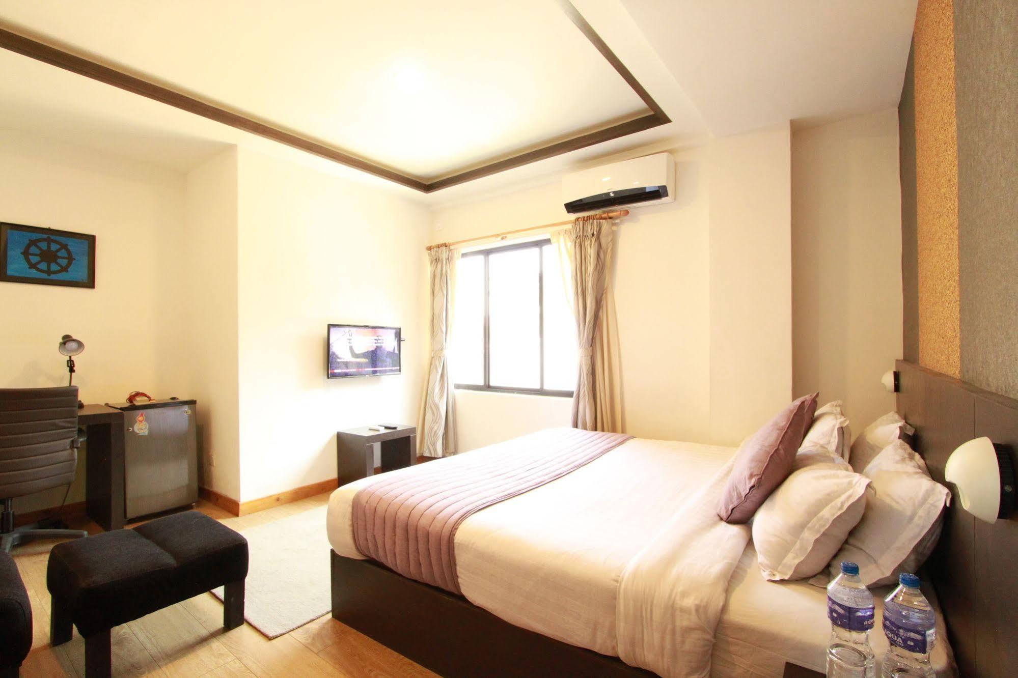 Gaju Suite Hotel Katmandou Extérieur photo