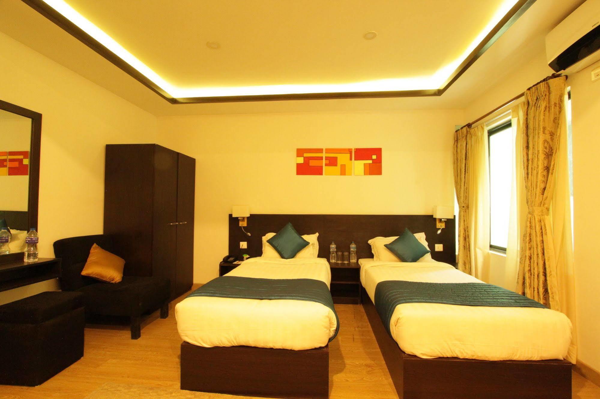 Gaju Suite Hotel Katmandou Extérieur photo