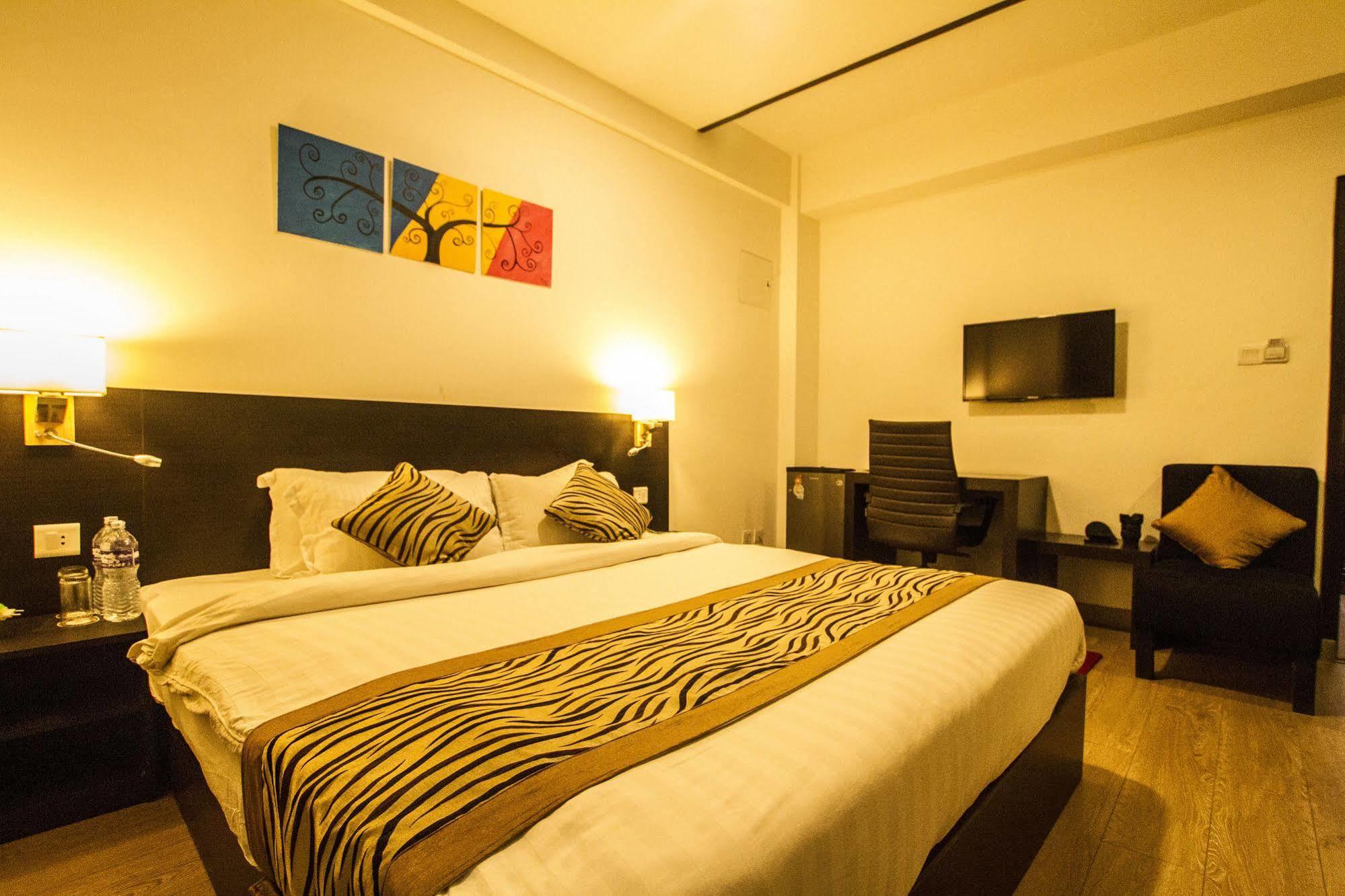 Gaju Suite Hotel Katmandou Extérieur photo