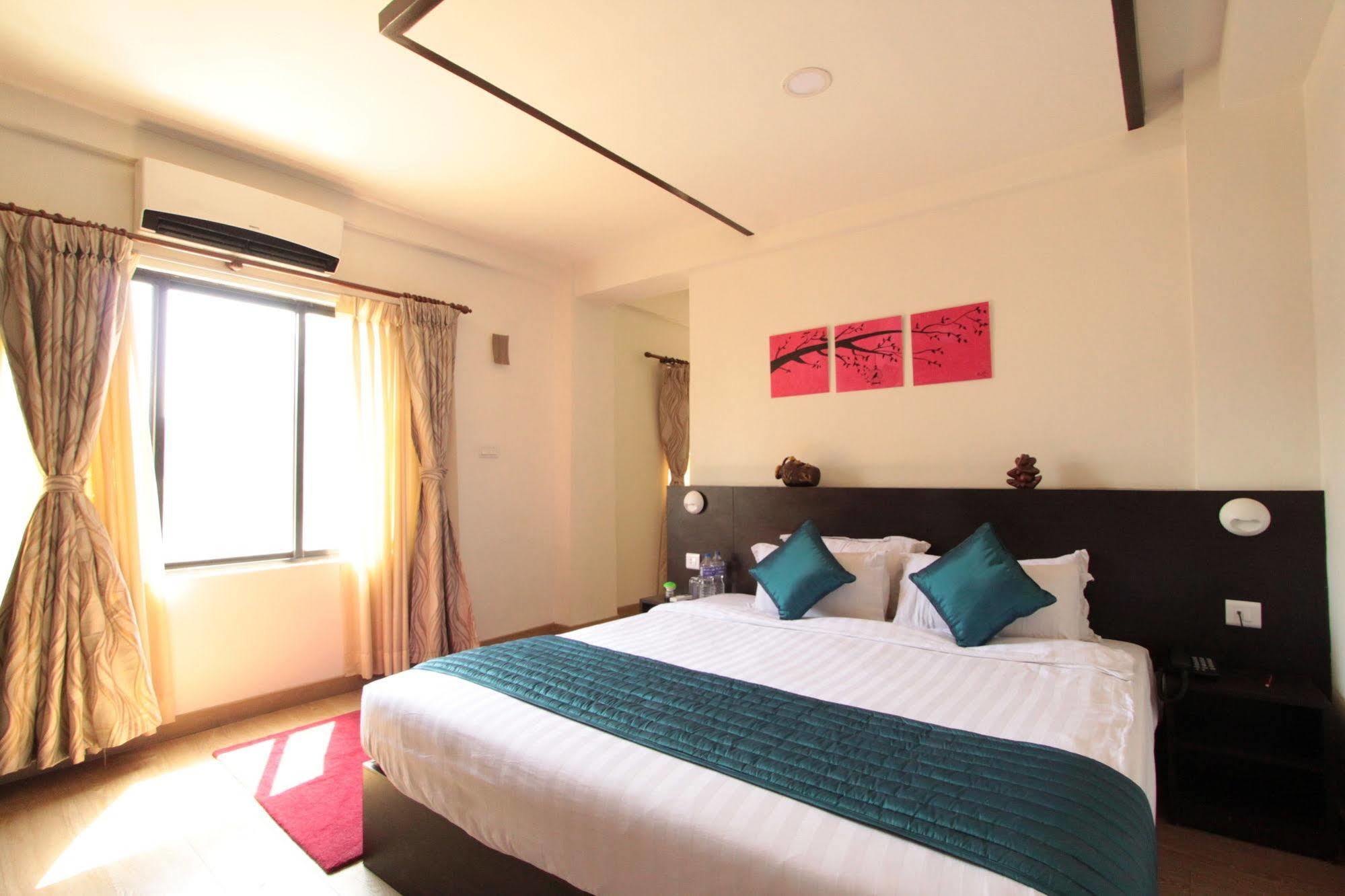 Gaju Suite Hotel Katmandou Extérieur photo