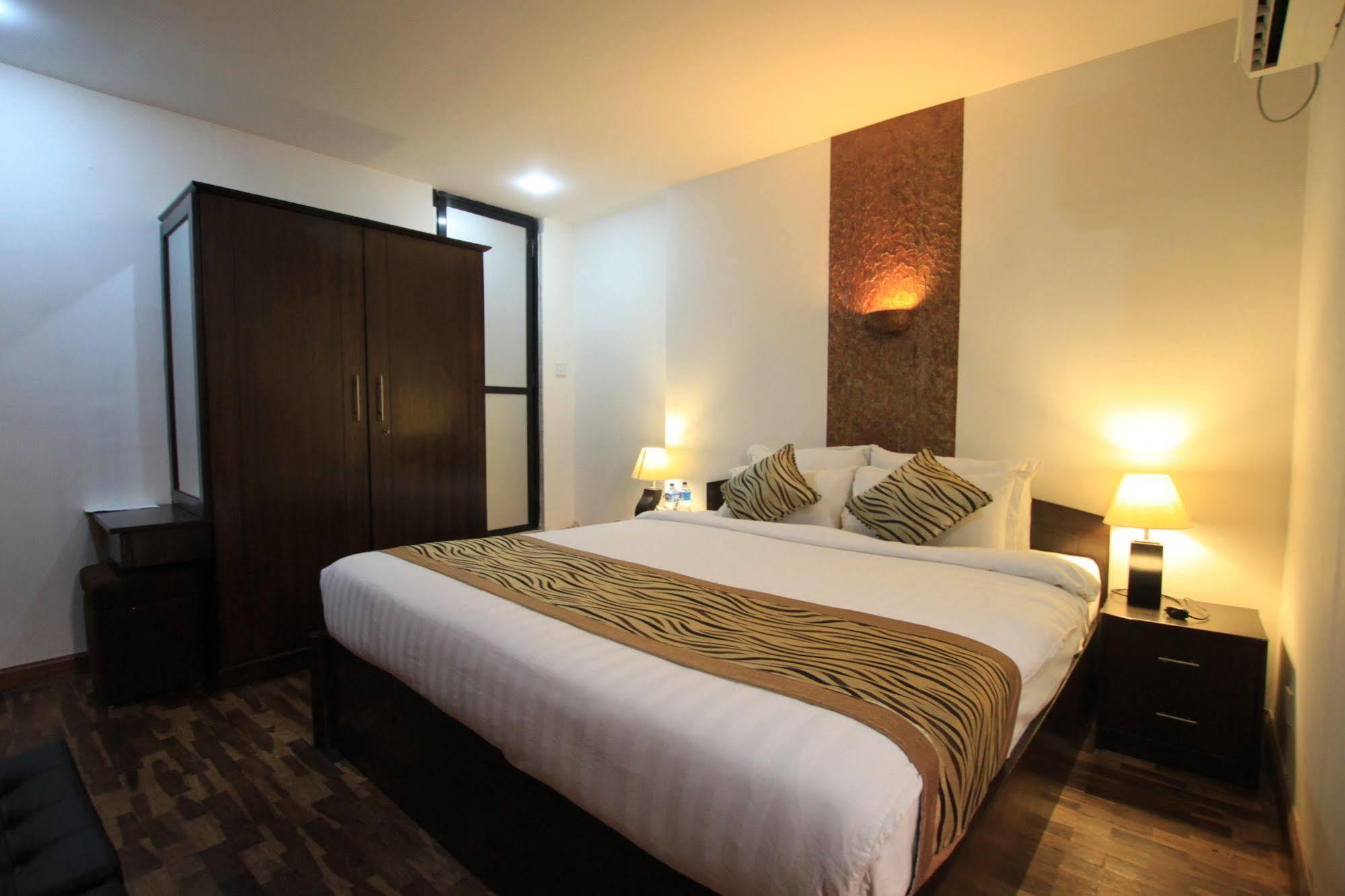 Gaju Suite Hotel Katmandou Extérieur photo