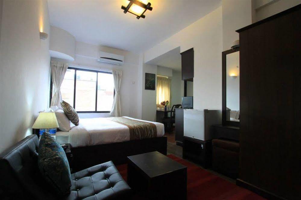 Gaju Suite Hotel Katmandou Extérieur photo